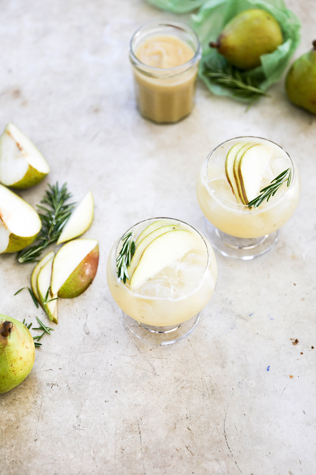 Pear Gin Fizz Cocktail With floral Flavors For Christmas Parties