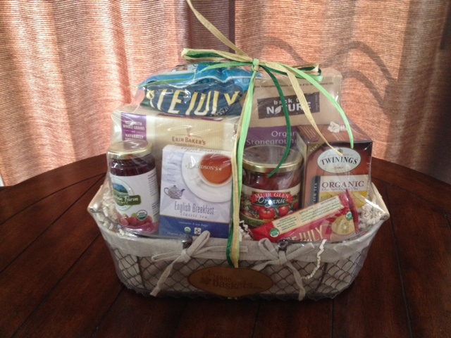 https://blog.1800baskets.com/wp-content/uploads/2012/05/organic-gift-basket.jpg