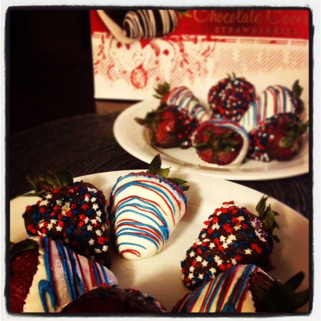 fourth of july chocolate covered strawberries