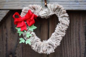 How to make a burlap heart wreath